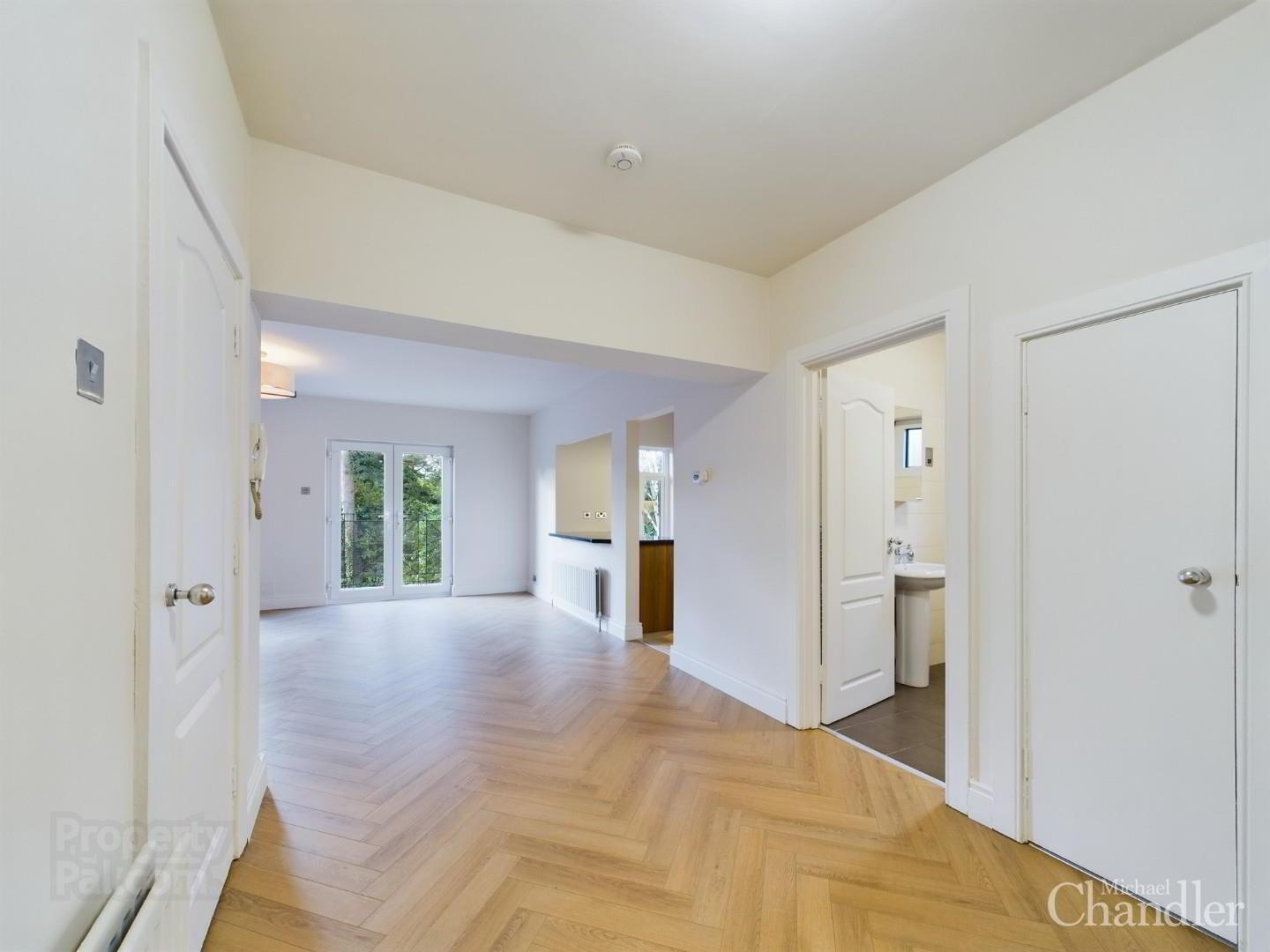 Apt 6, Holyrood Manor 5 of 17