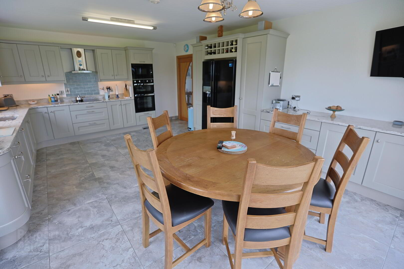 21 Farra Road 22 of 77