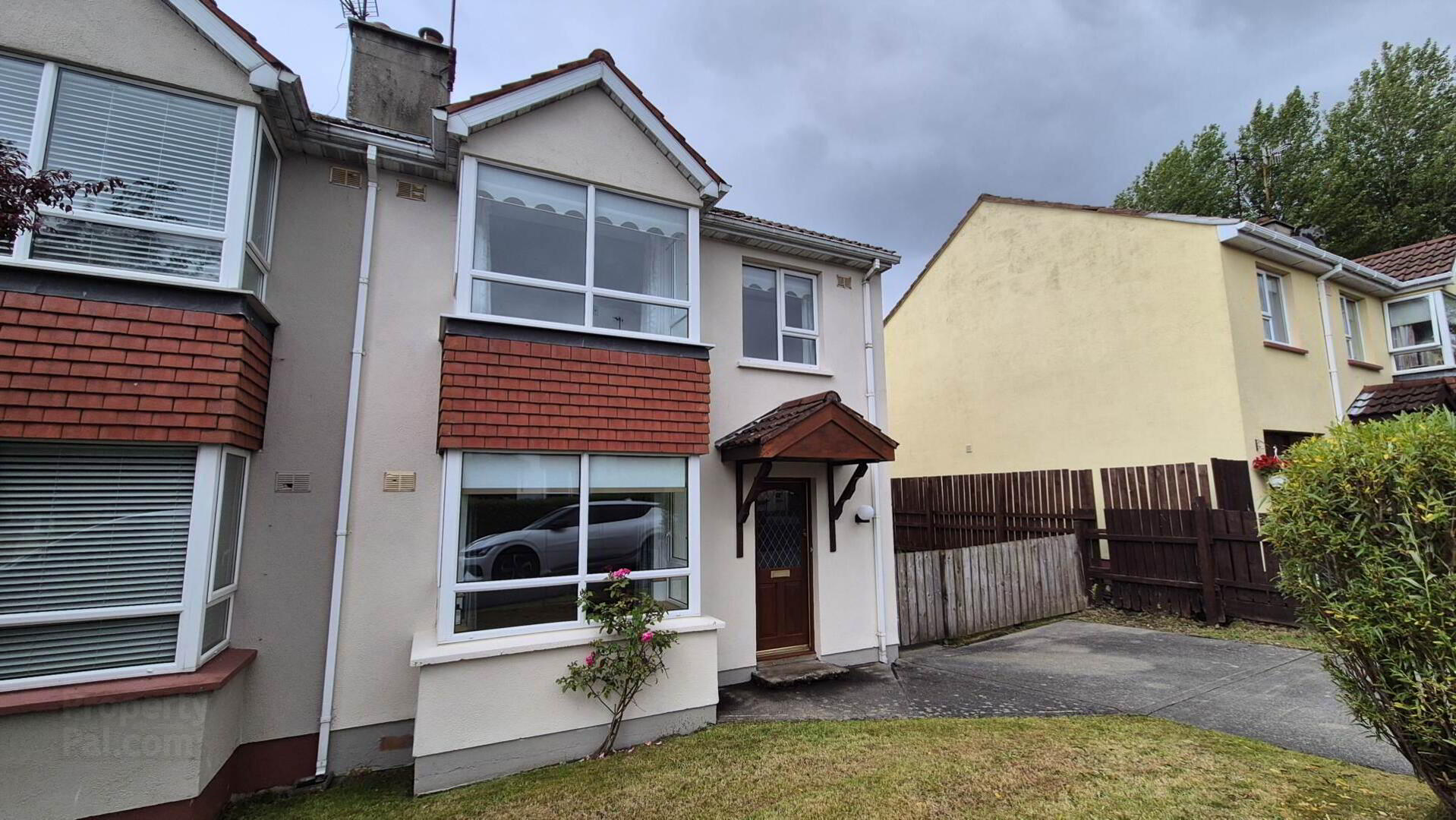 29 Whitethorn Grove 2 of 23