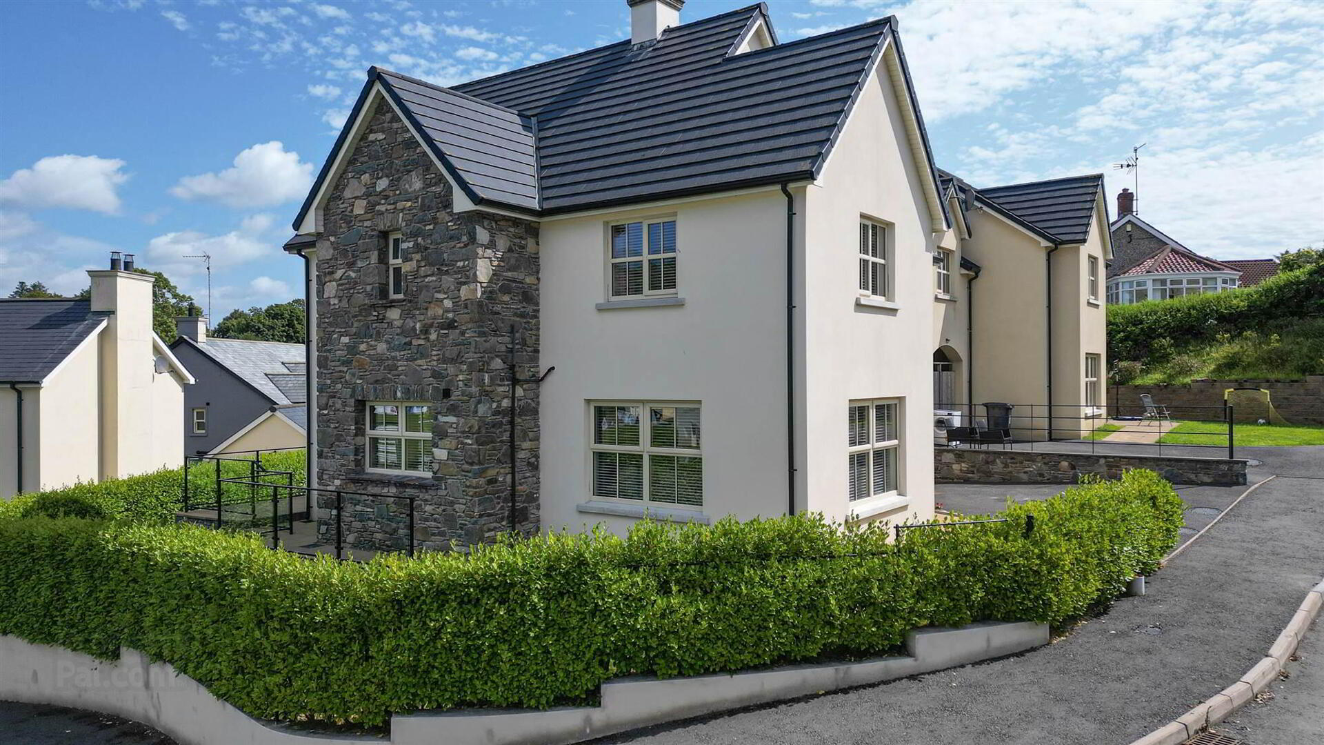 4 Strangford Manor 2 of 35