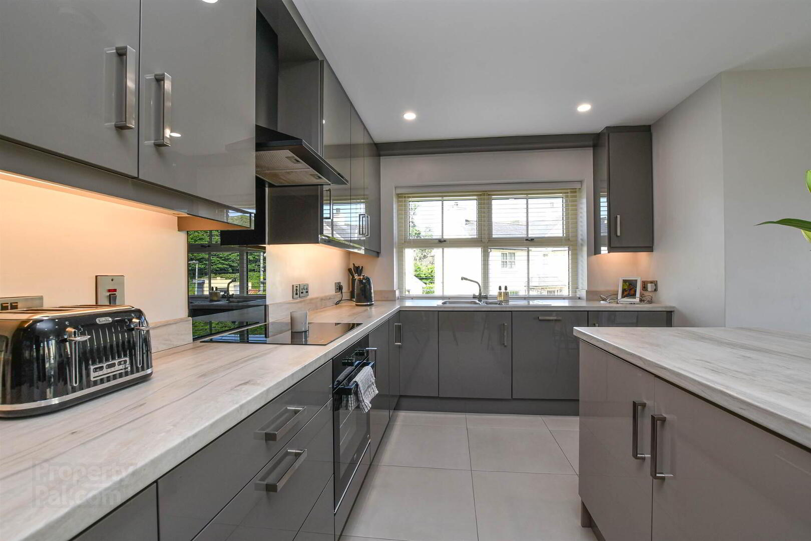 4 Strangford Manor 13 of 35