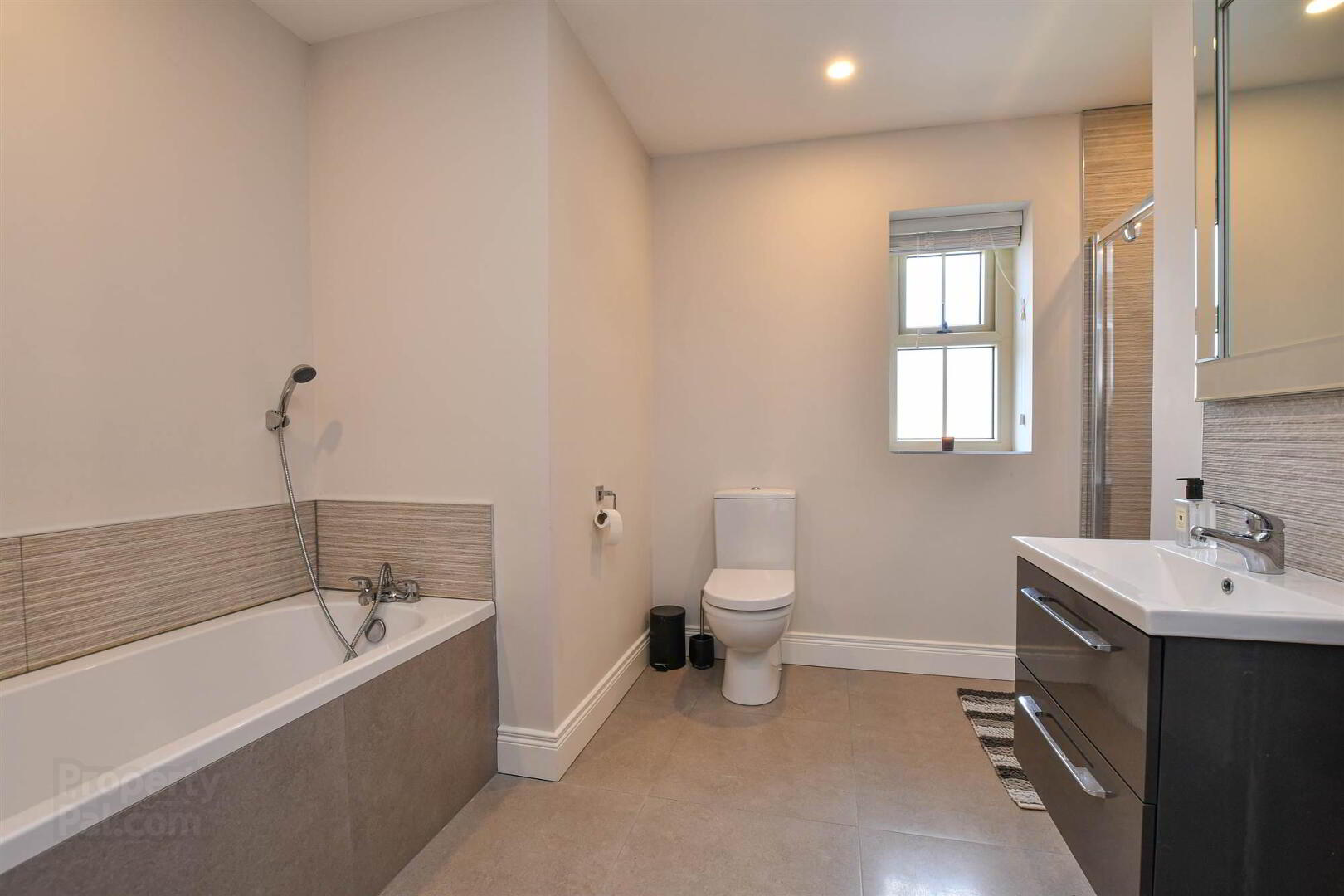 4 Strangford Manor 30 of 35