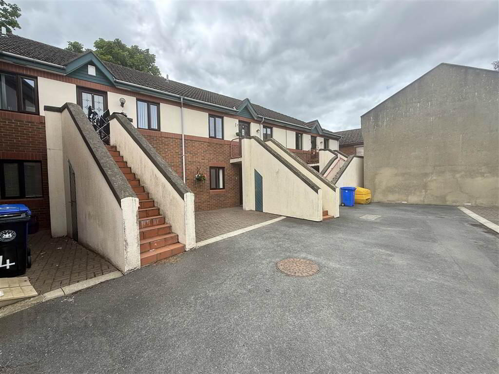 5 Lyndon Gate 3 of 11