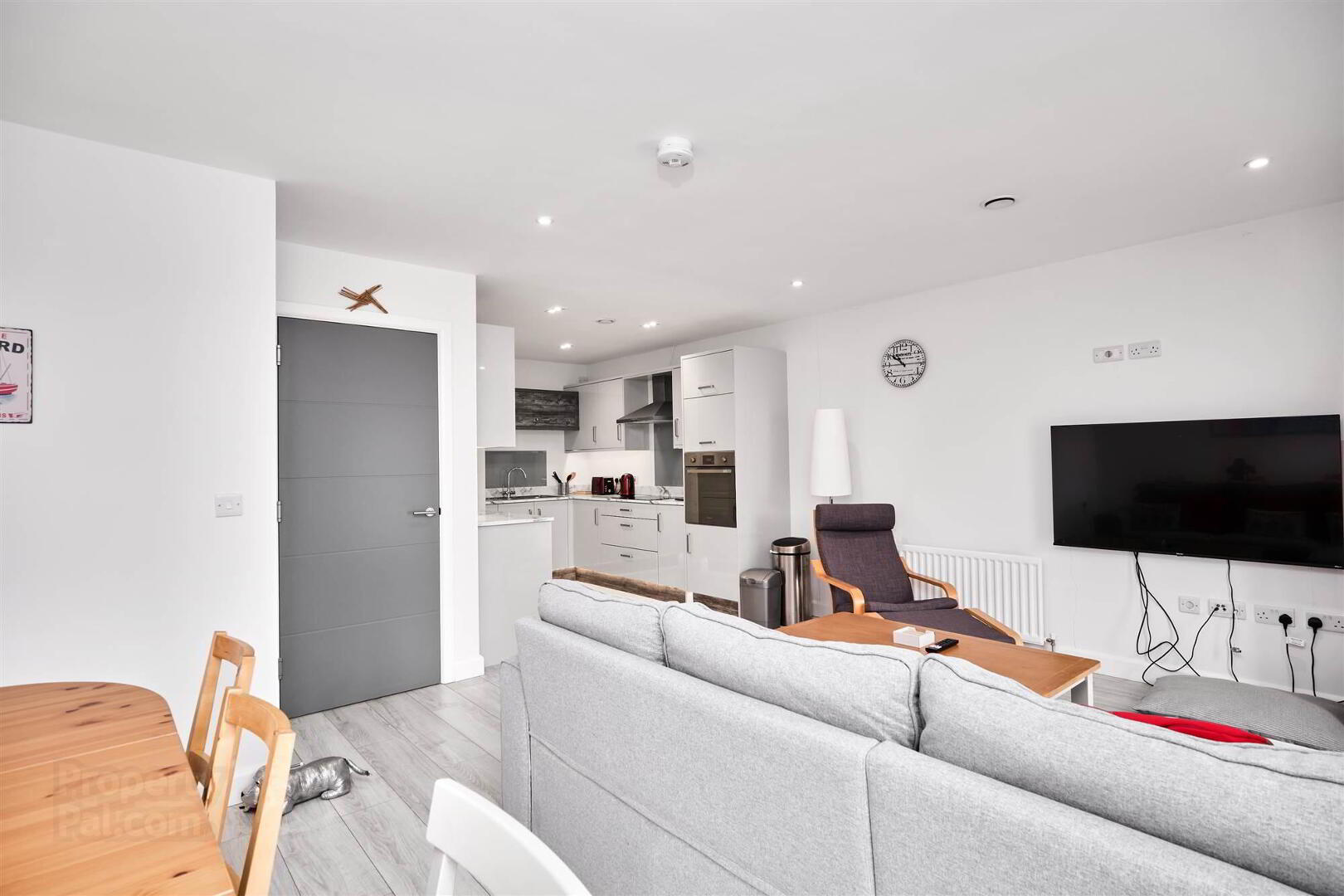 3 Dunluce View Apartments, 24 Dunluce Avenue 10 of 31