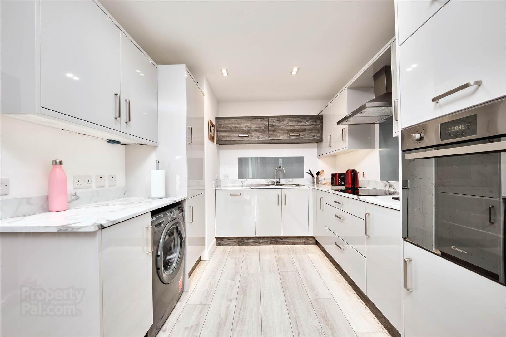 3 Dunluce View Apartments, 24 Dunluce Avenue 2 of 31