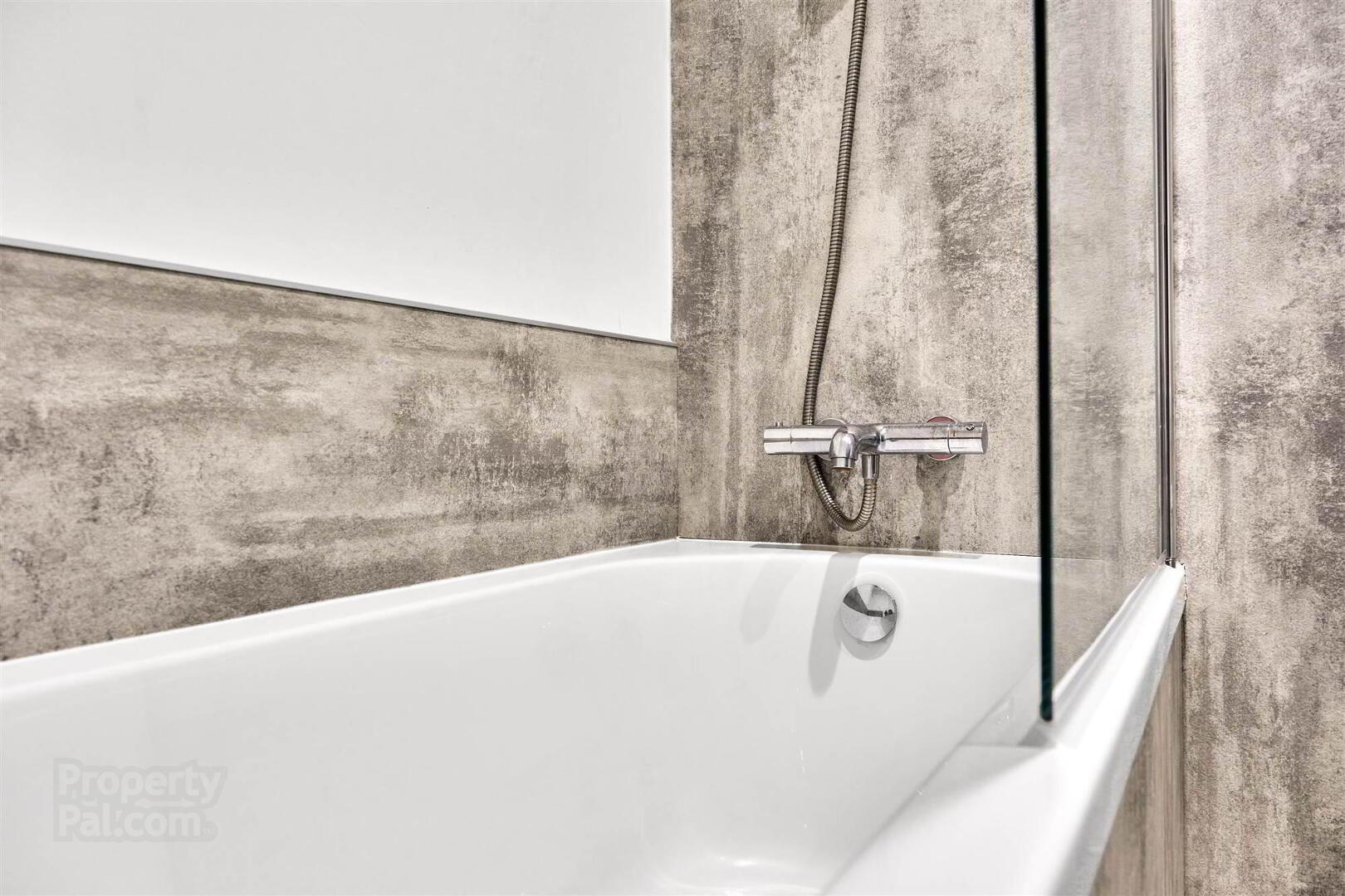 3 Dunluce View Apartments, 24 Dunluce Avenue 24 of 31