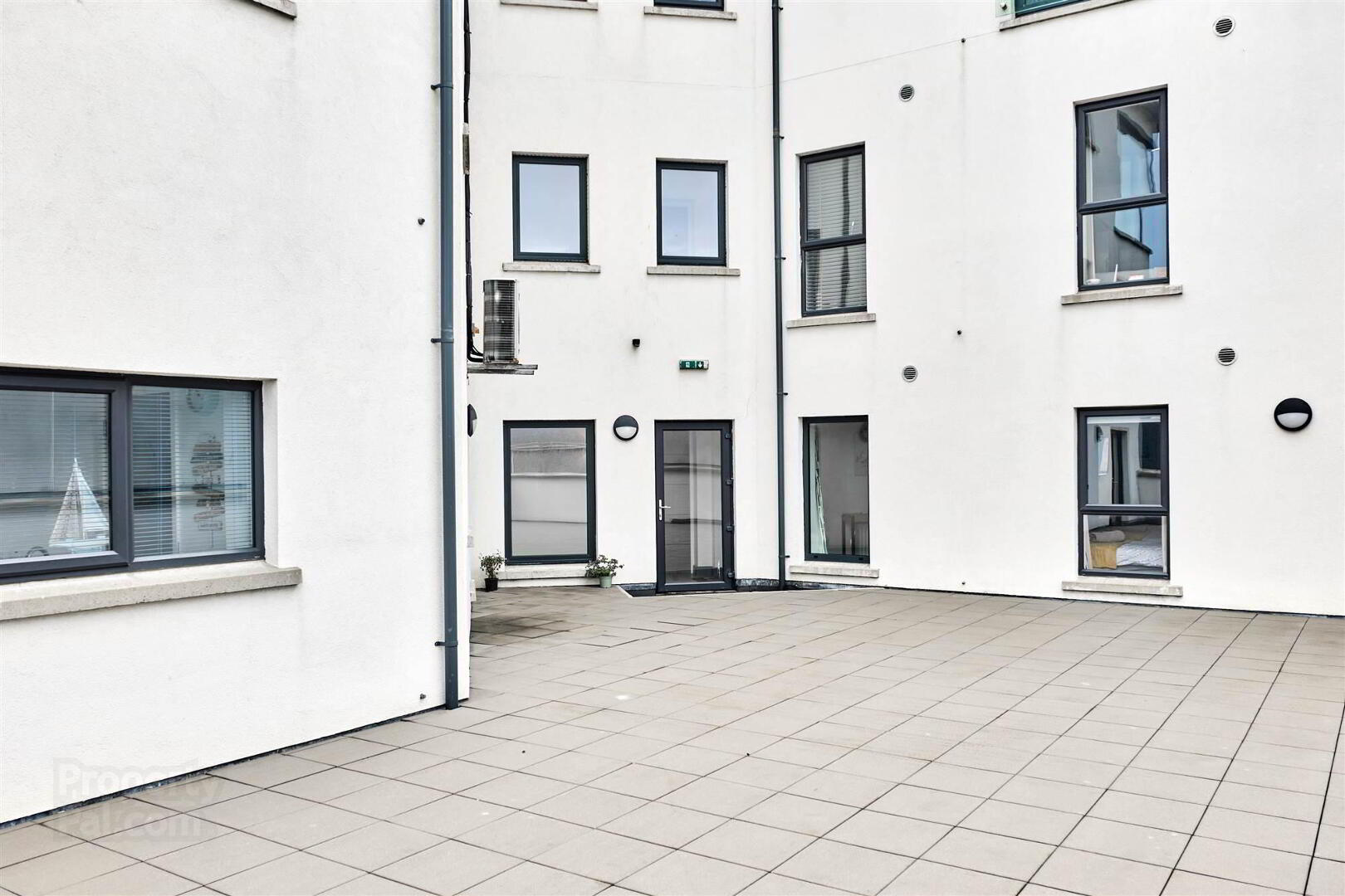 3 Dunluce View Apartments, 24 Dunluce Avenue 26 of 31