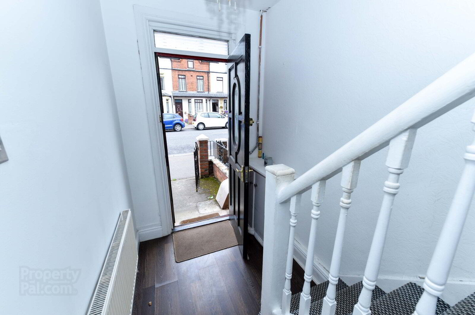 77 Ravenscroft Avenue 2 of 10