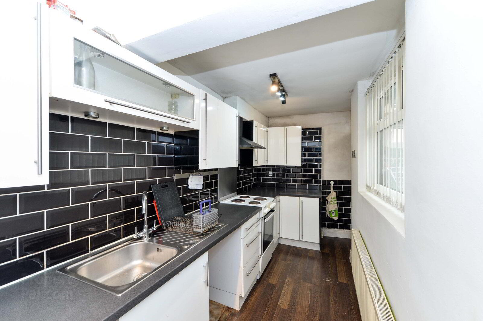 77 Ravenscroft Avenue 5 of 10