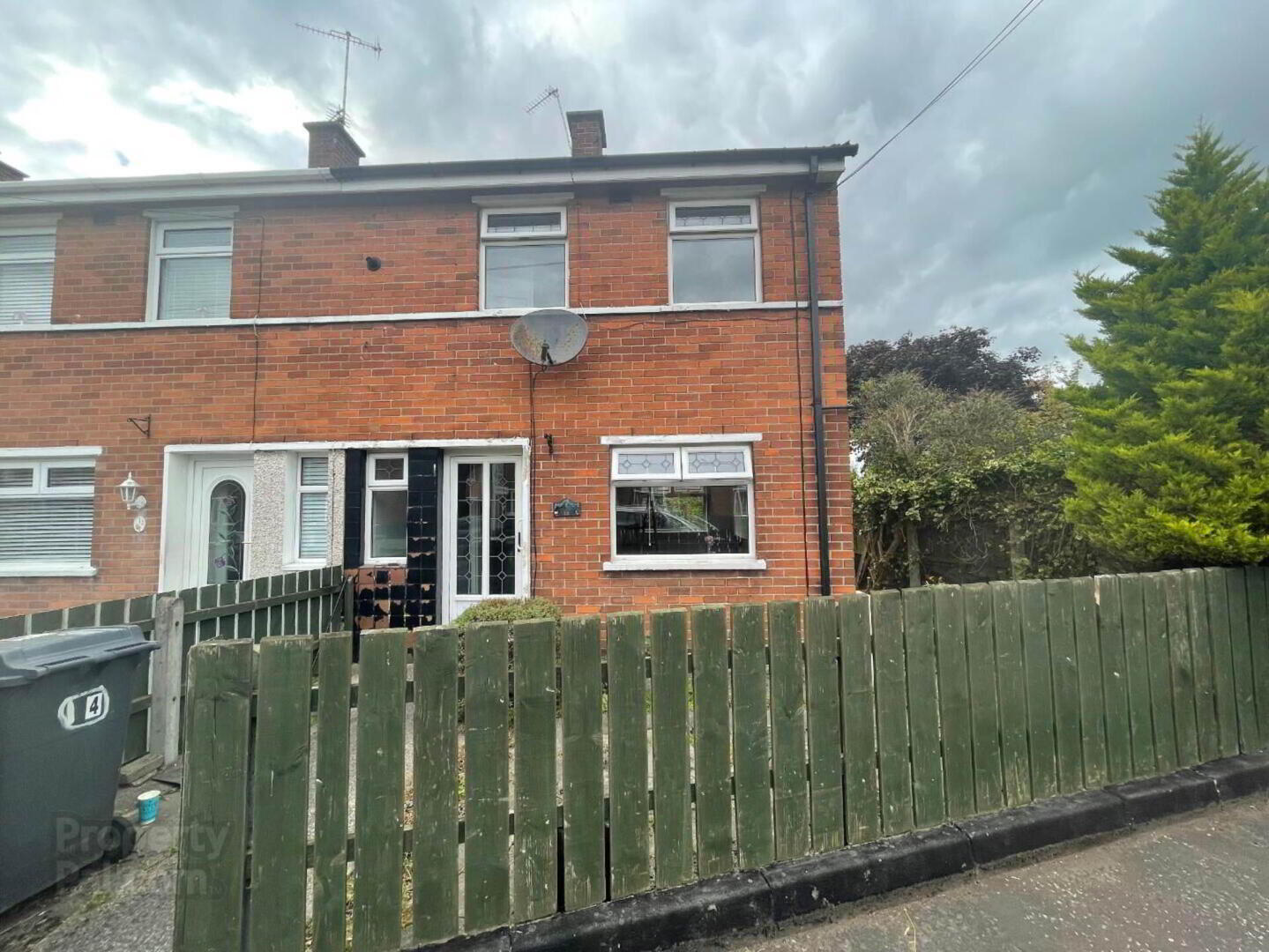 14 Sandbrook Grove 1 of 9