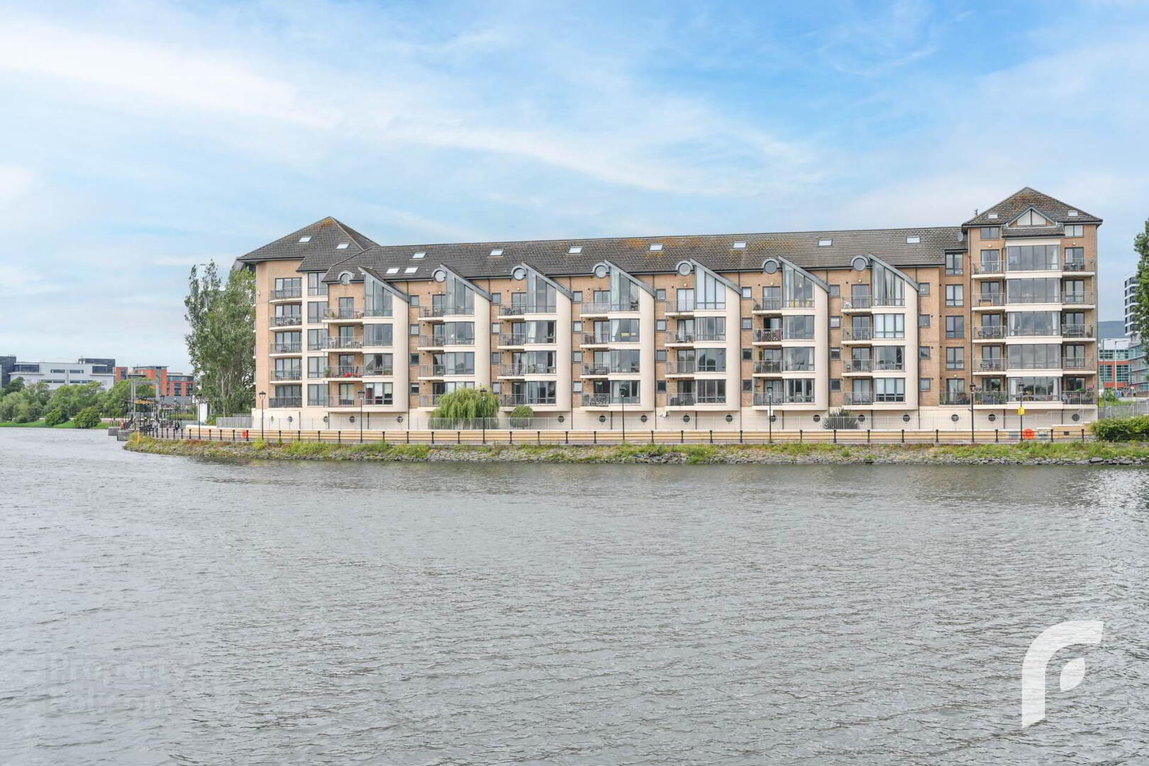 Apartment 16 St George`s Harbour 1 of 31