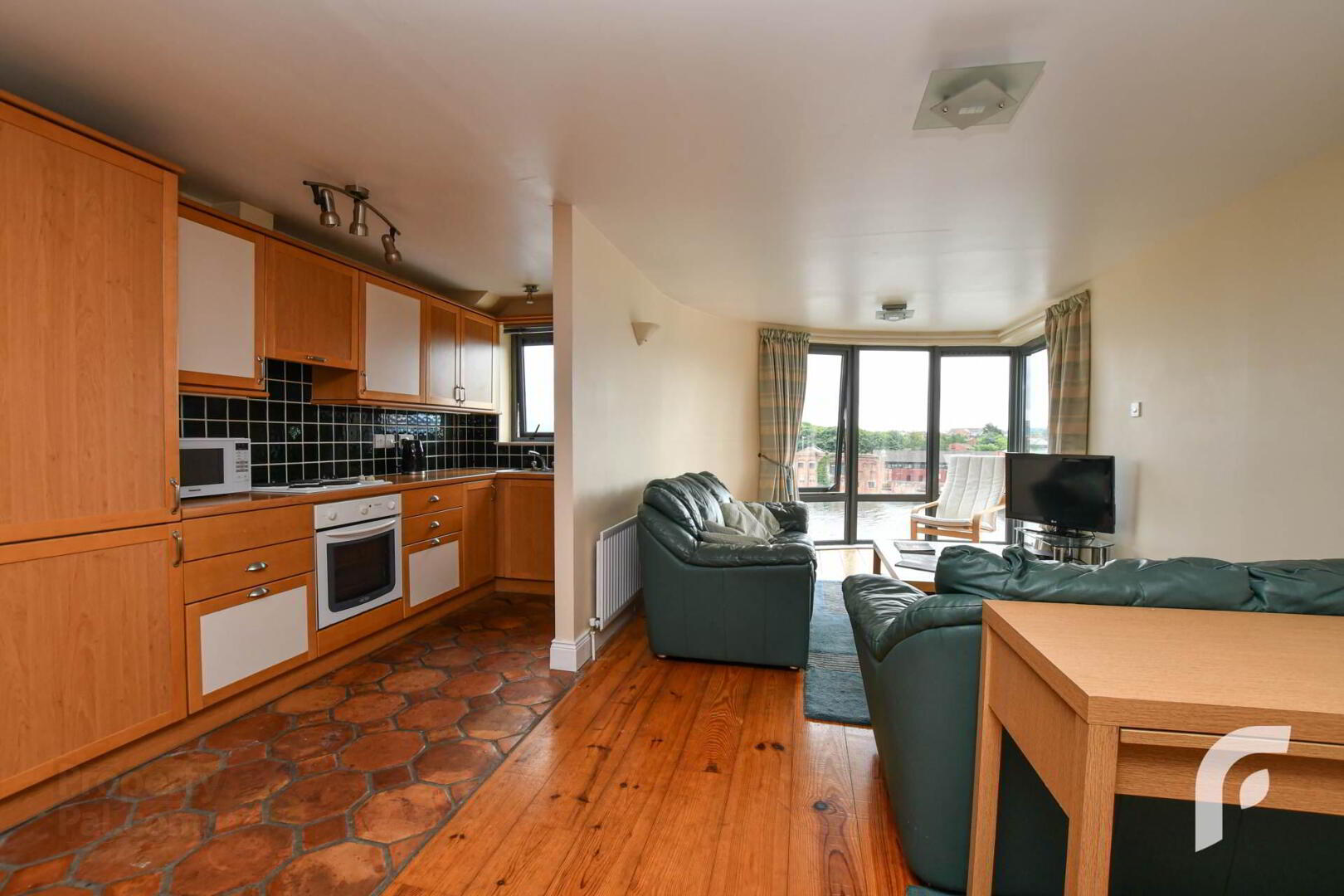 Apartment 16 St George`s Harbour 7 of 31