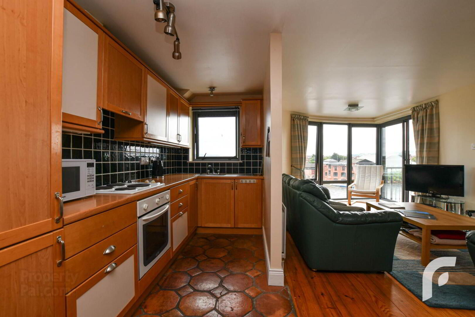 Apartment 16 St George`s Harbour 9 of 31