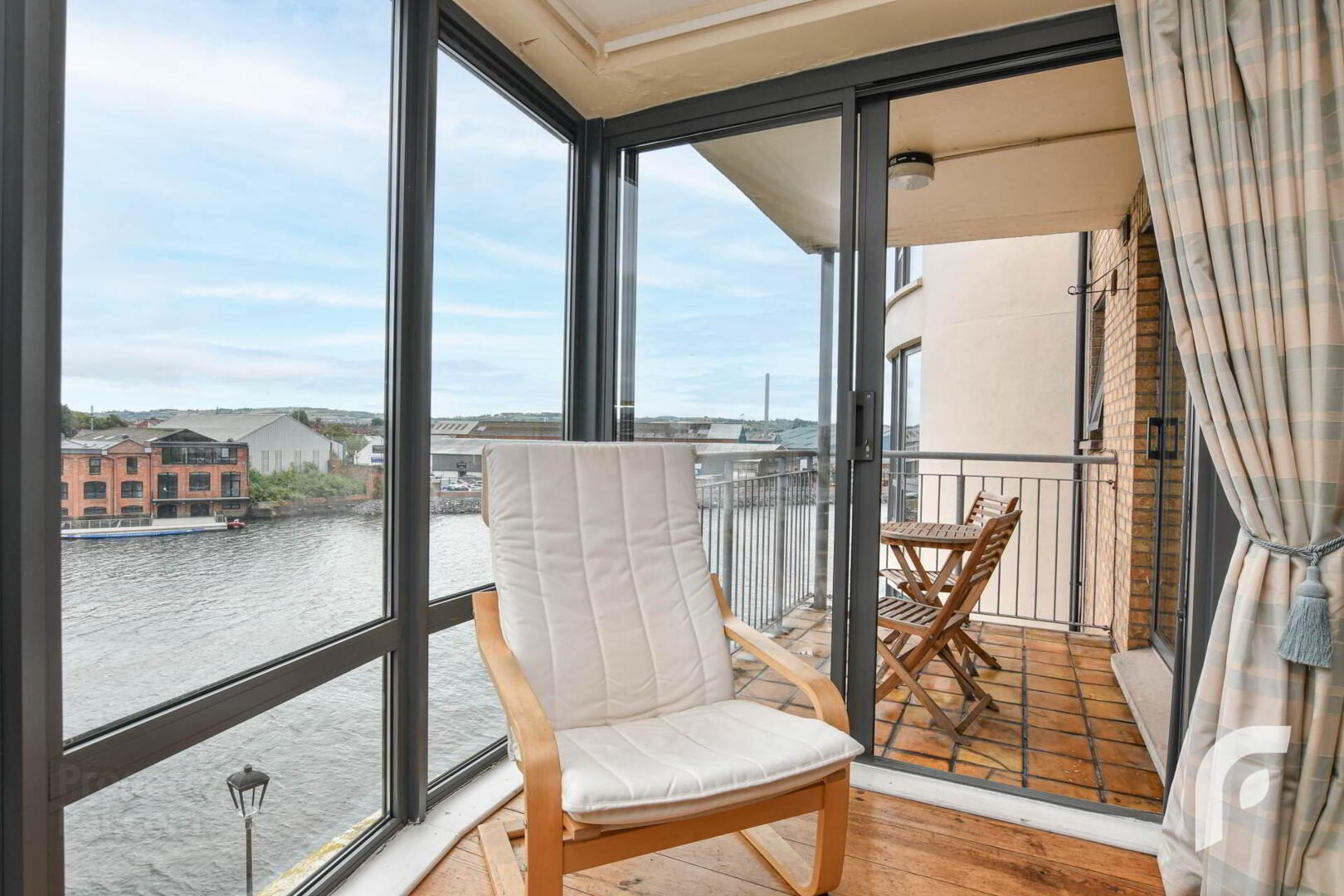 Apartment 16 St George`s Harbour 12 of 31