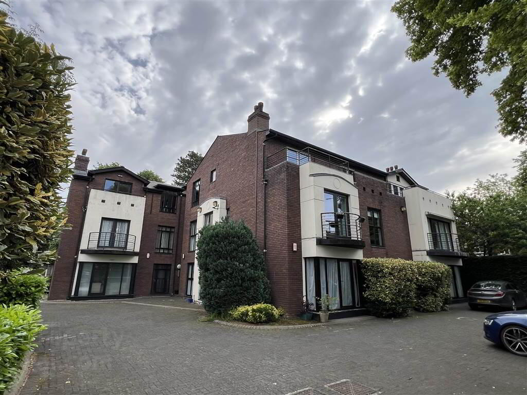 7 Balmoral Manor 1 of 12
