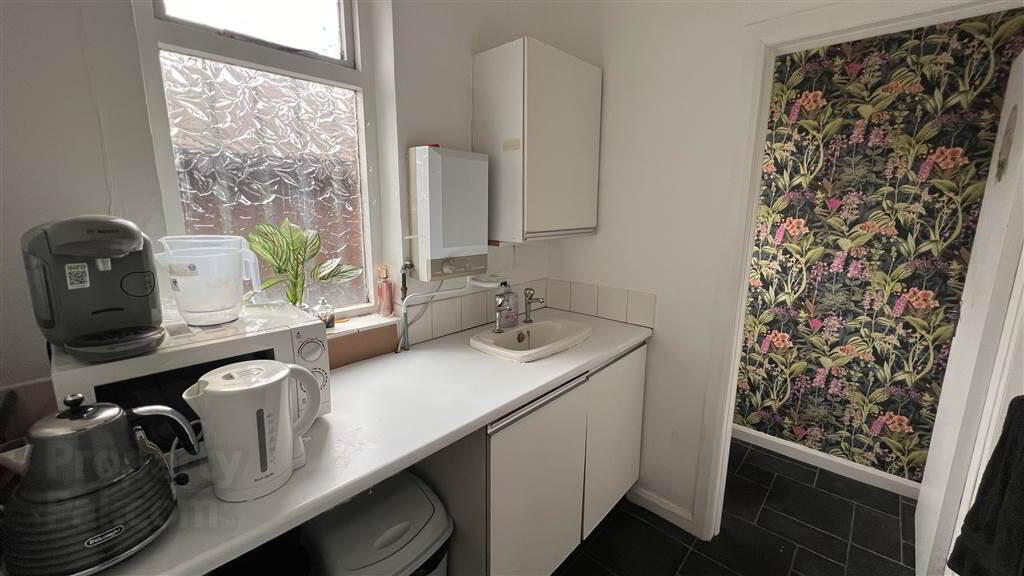 70a Andersonstown Road 11 of 18