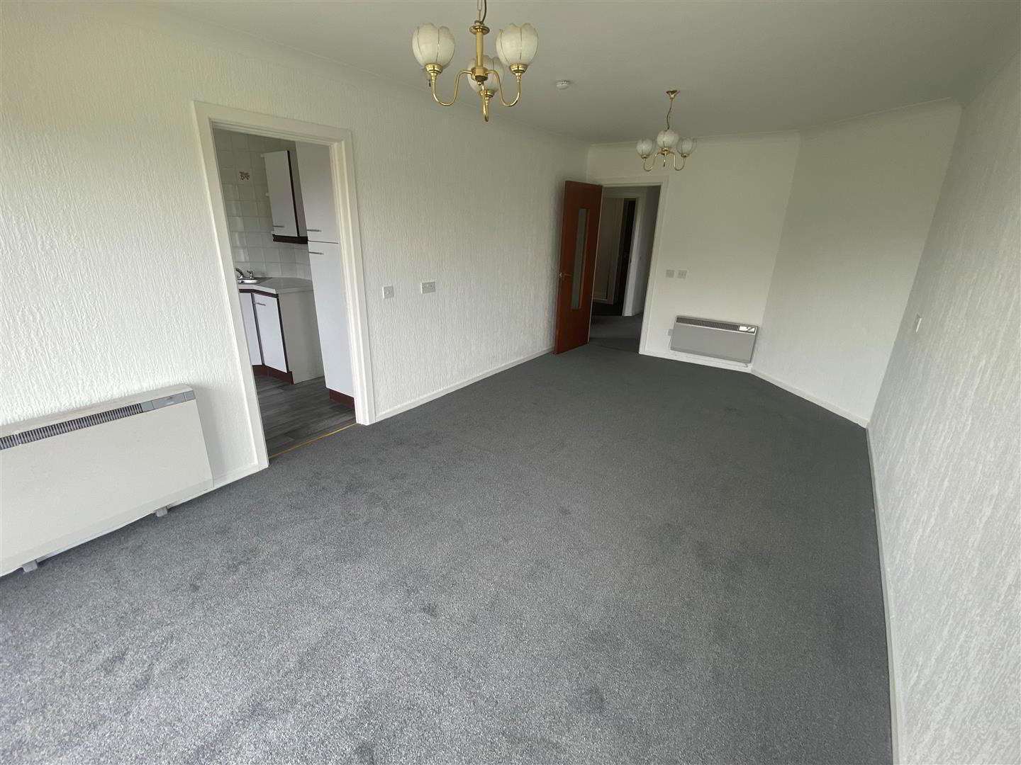 4 Lyndhurst Court 5 of 11