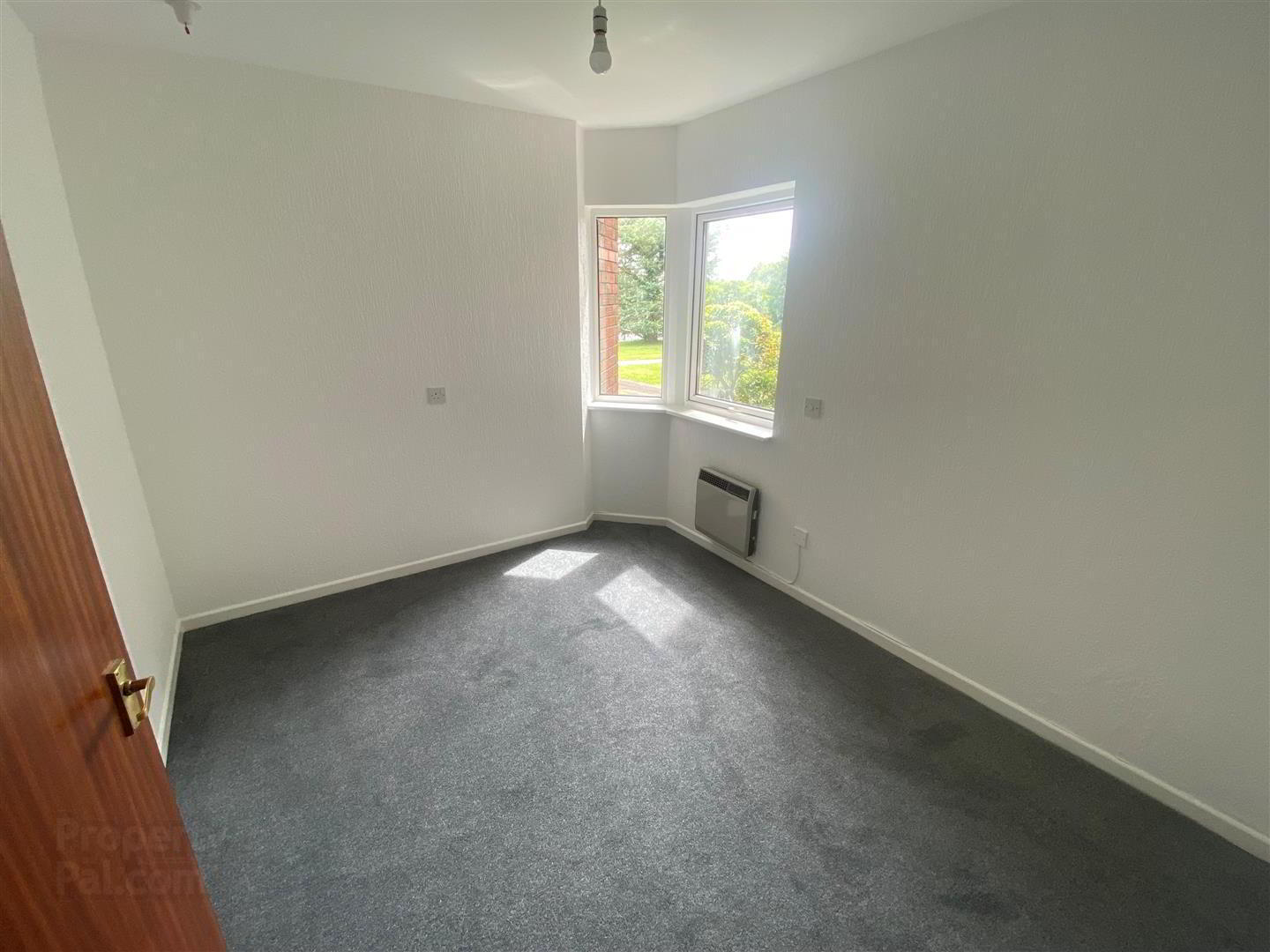 4 Lyndhurst Court 8 of 11