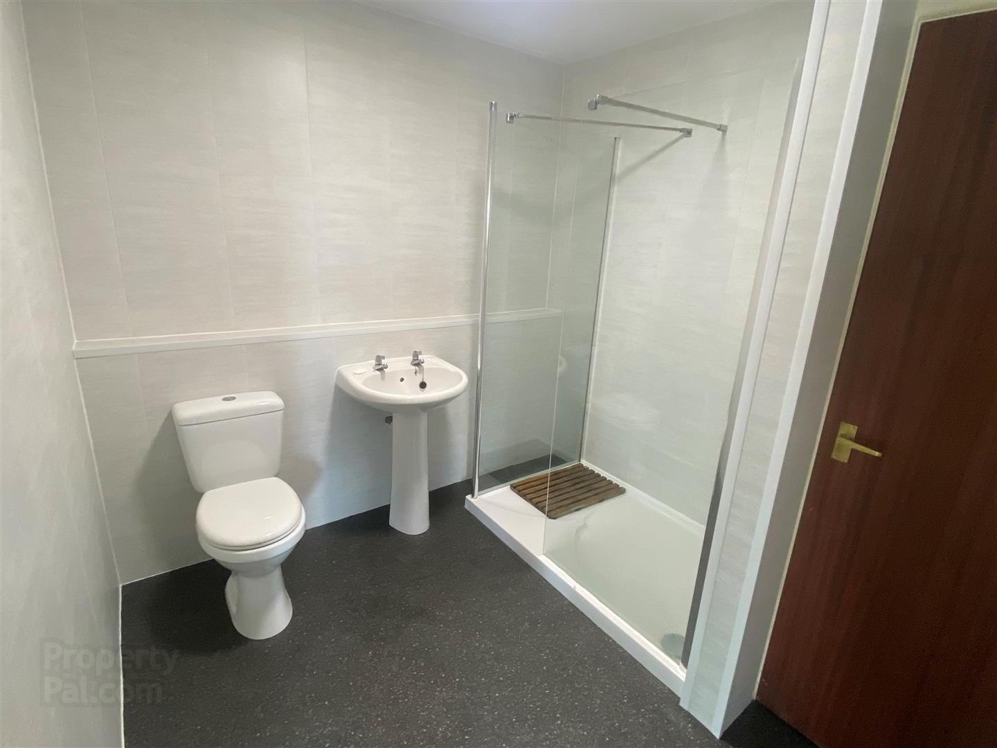 4 Lyndhurst Court 9 of 11