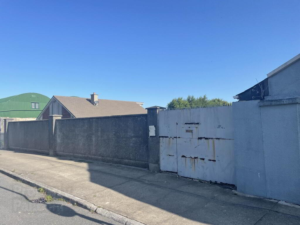 Development Site, With FPP For Four Homes 2 of 8