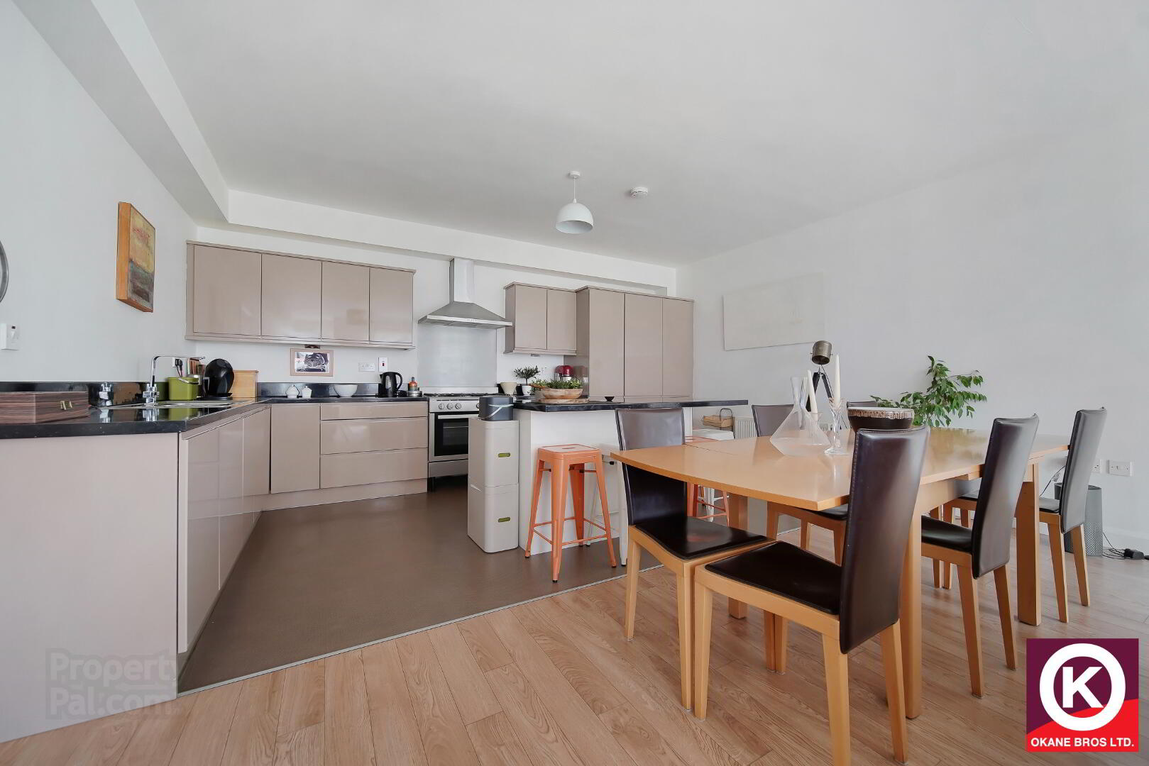 1 Highfield Court 4 of 31