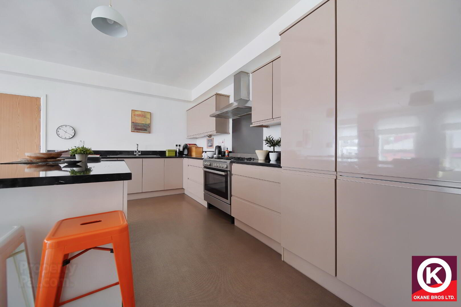 1 Highfield Court 6 of 31