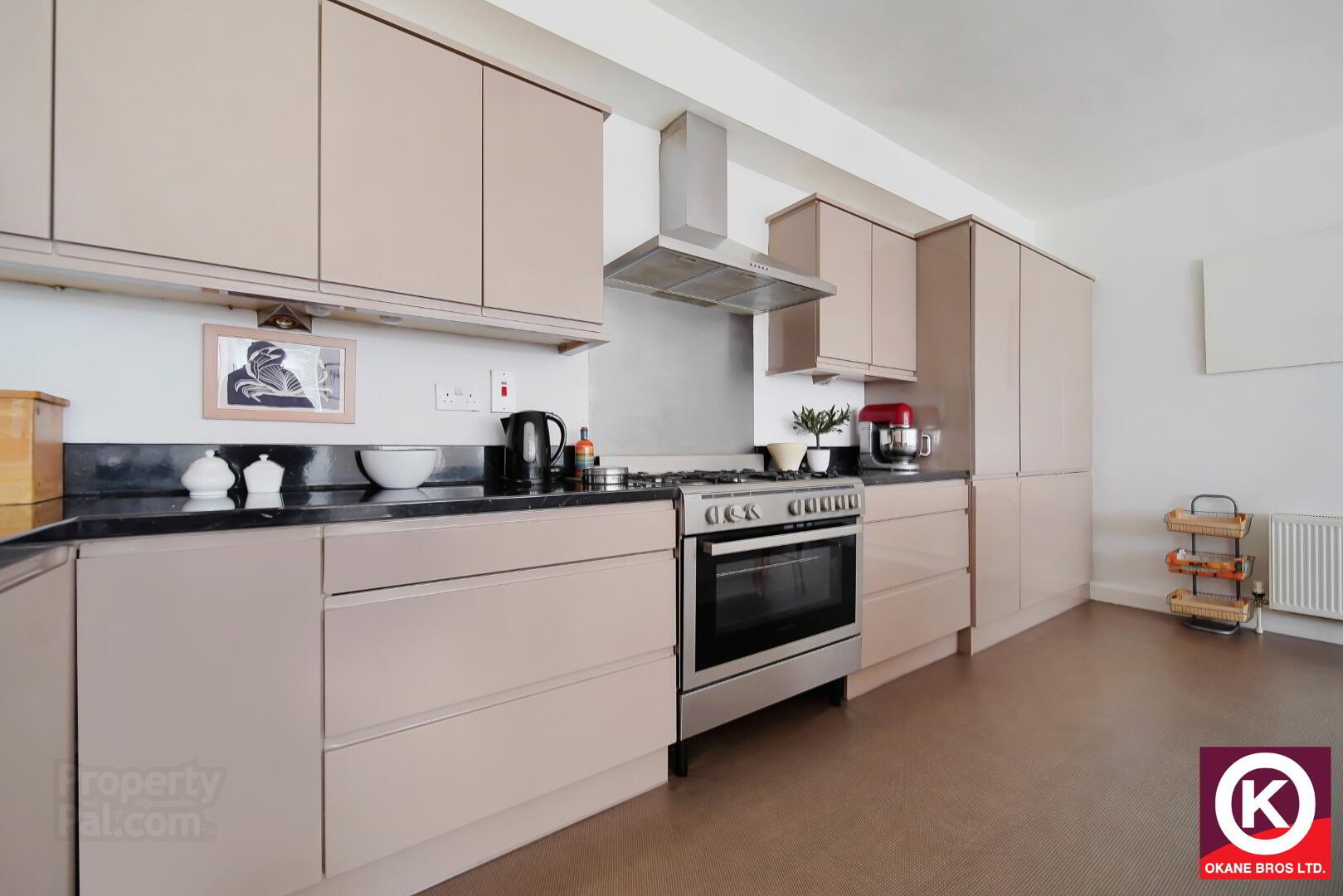 1 Highfield Court 7 of 31