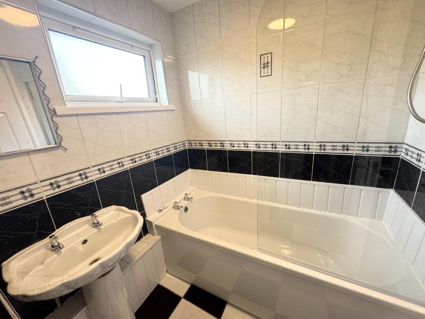 17 Rathmore Crescent 15 of 15