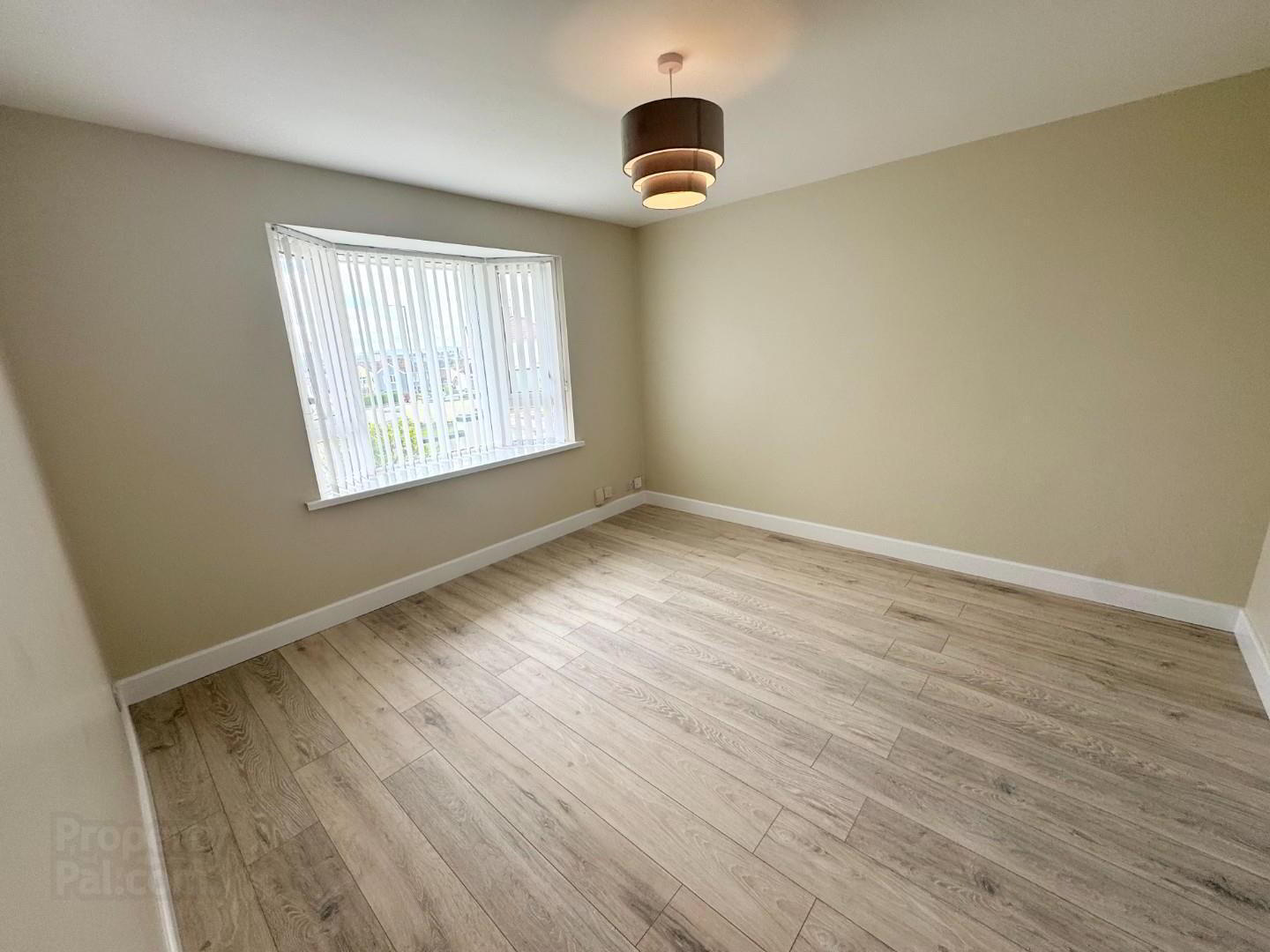 17 Rathmore Crescent 4 of 15