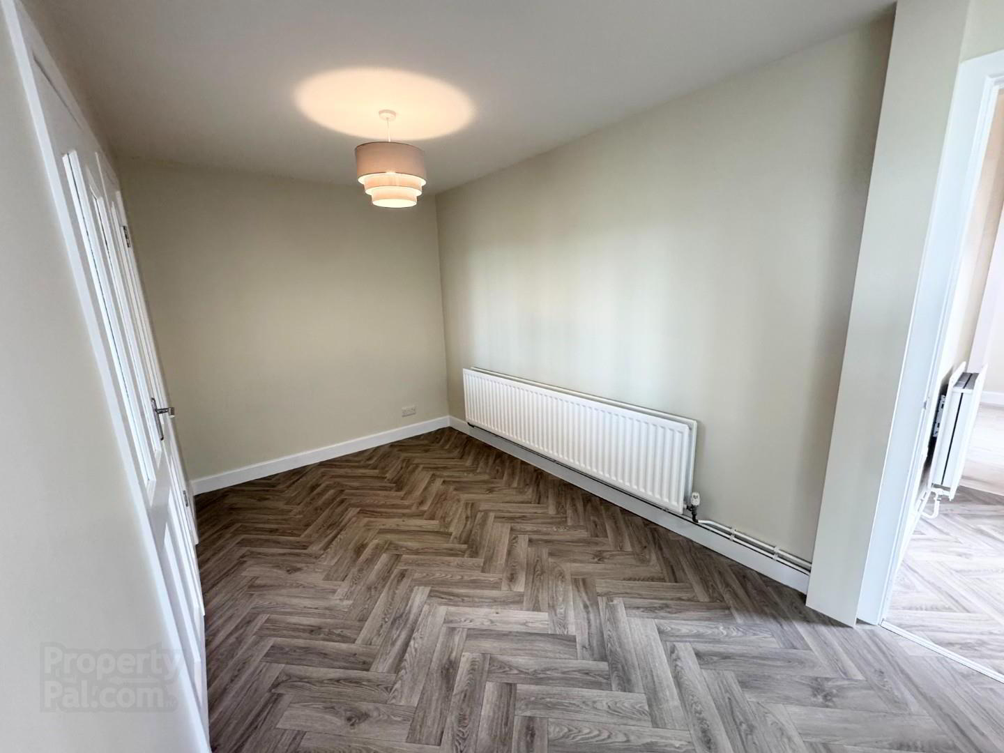 17 Rathmore Crescent 7 of 15