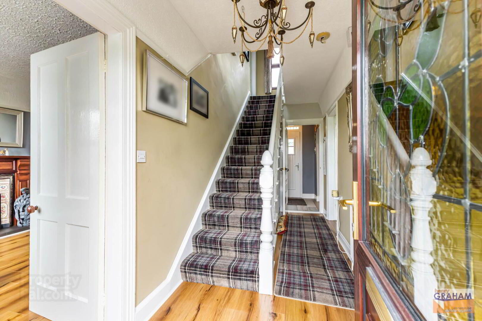 27 Hillsborough Road 4 of 31