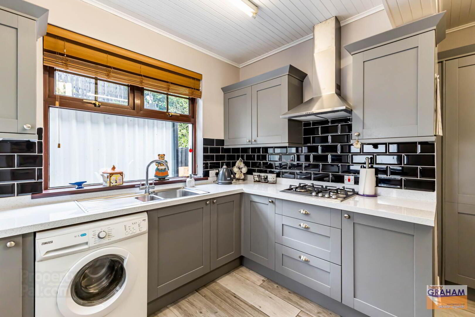 27 Hillsborough Road 14 of 31