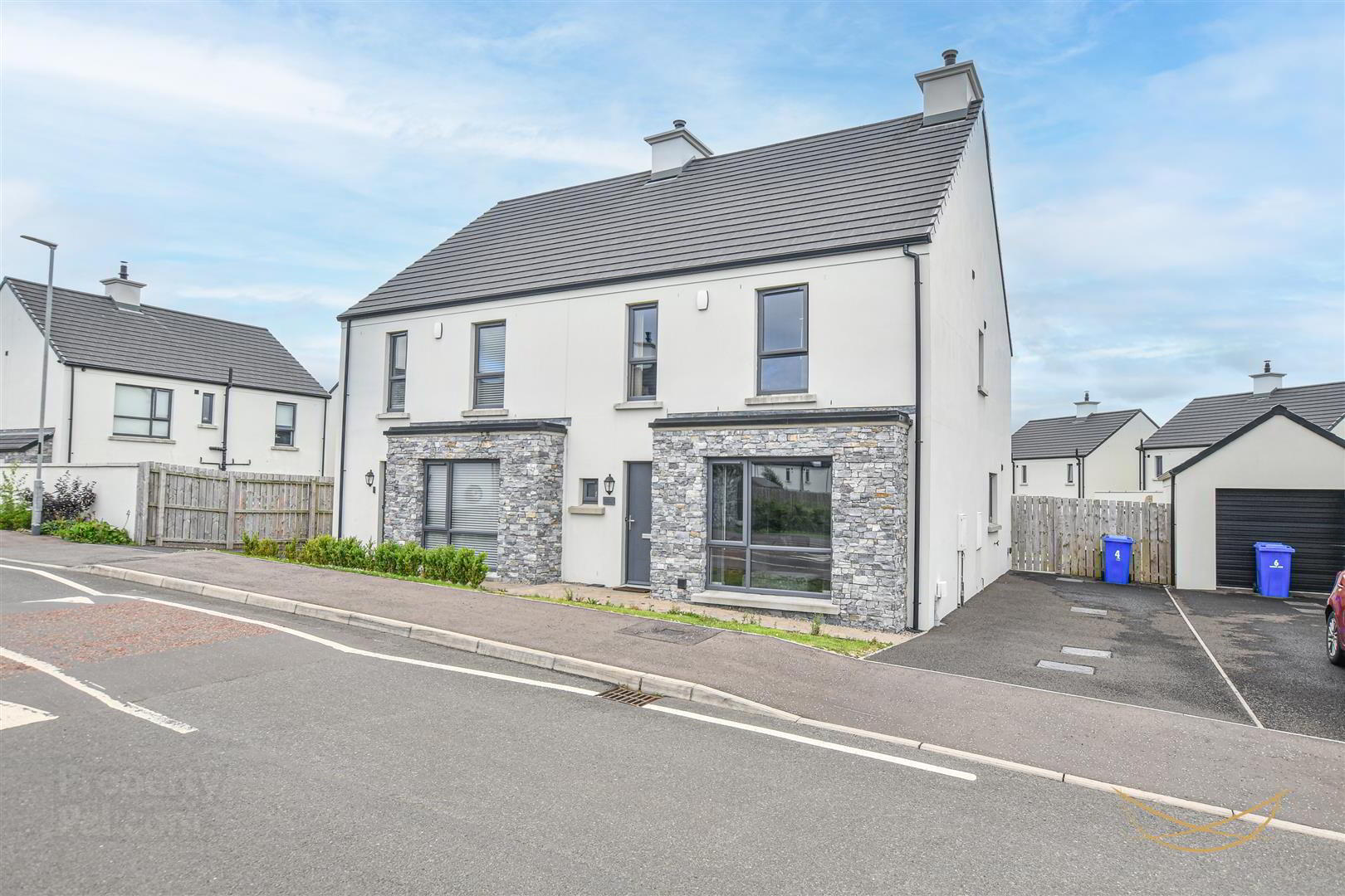 4 Oakwood Avenue 1 of 46