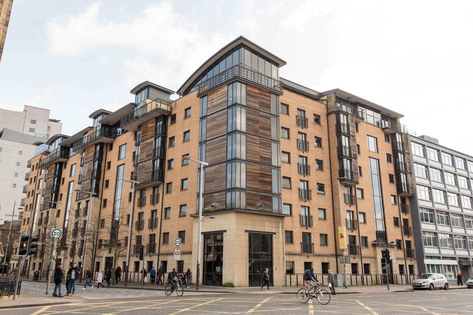 Apt 35, 17 Queens Square 1 of 7