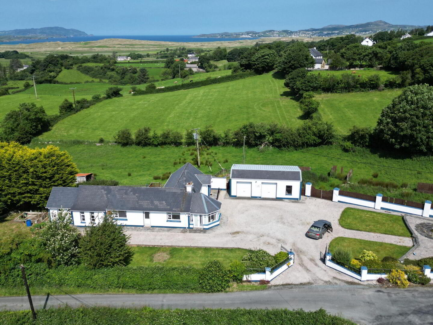 Three Bedroom House With Double Garage For Sale In 4 of 17