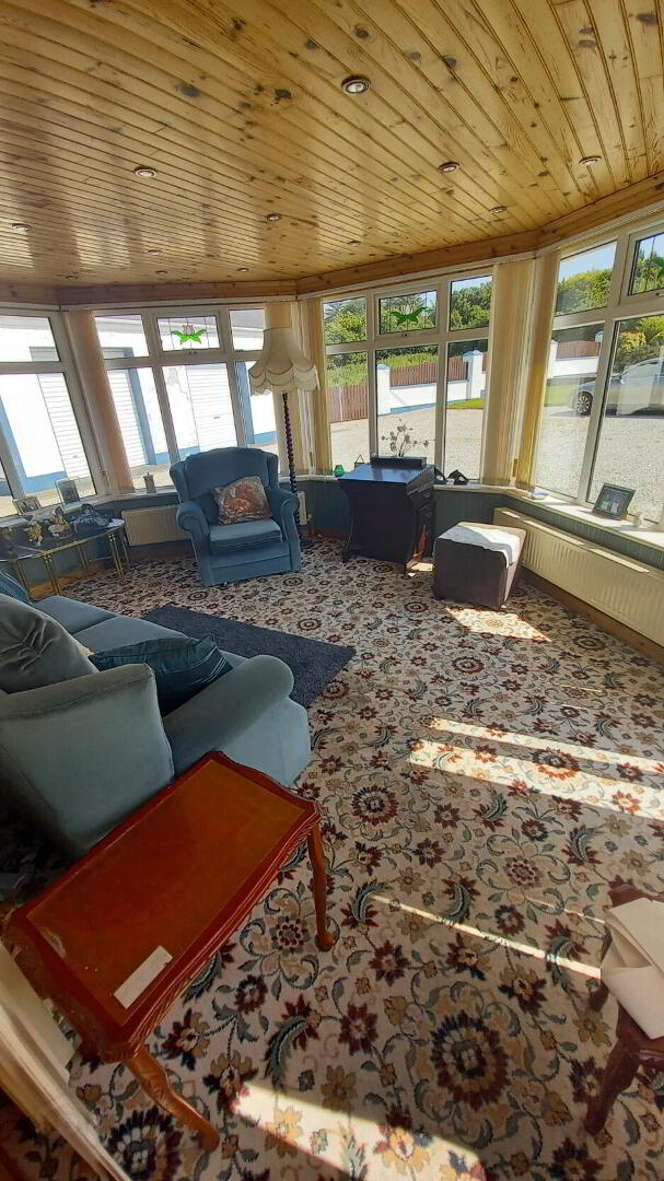 Three Bedroom House With Double Garage For Sale In 6 of 17