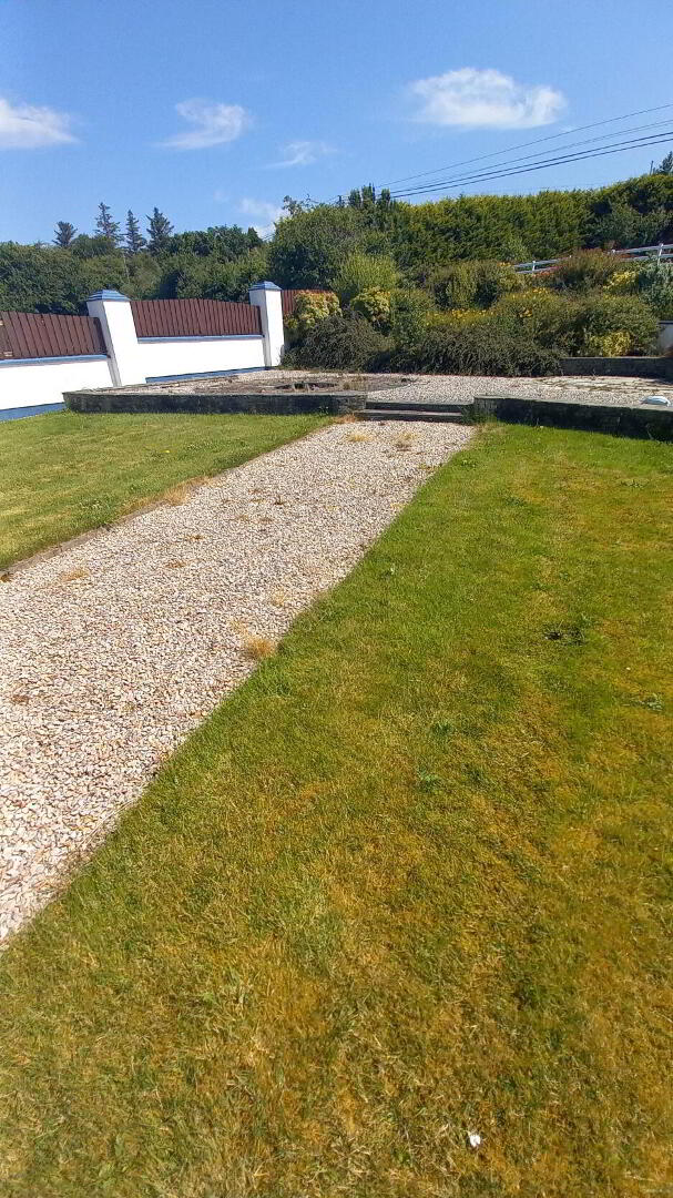 Three Bedroom House With Double Garage For Sale In 7 of 17