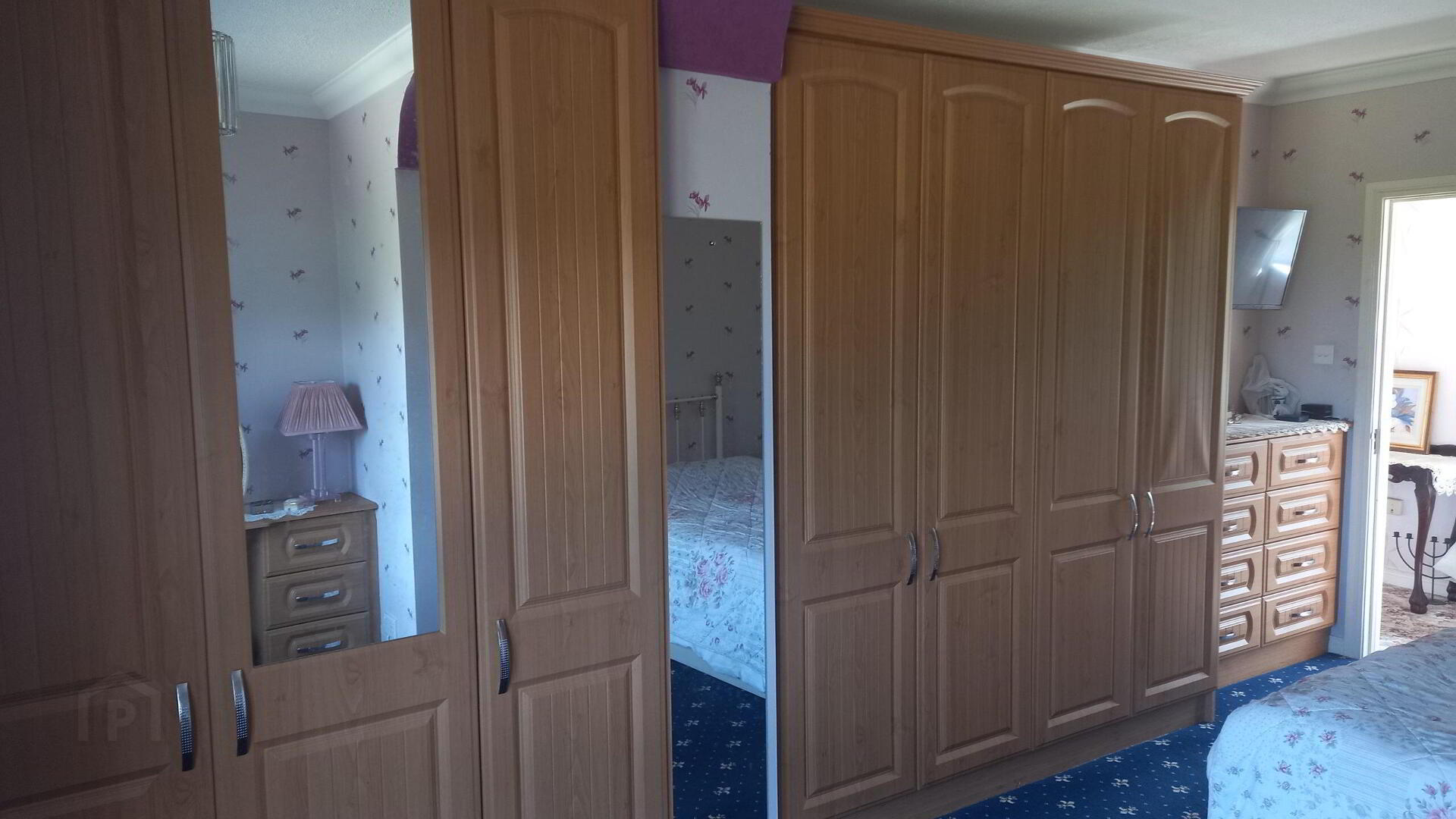 Three Bedroom House With Double Garage For Sale In 9 of 17