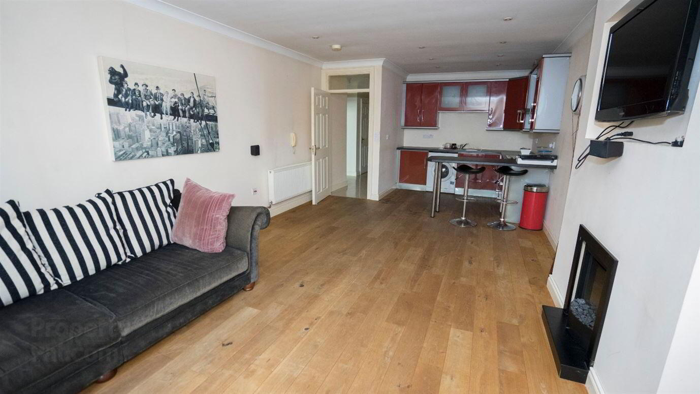 8 Market Court 7 of 20