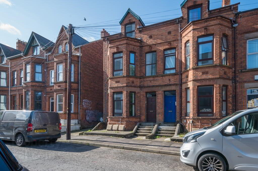 Flat 1, 13 Camden Street 2 of 11