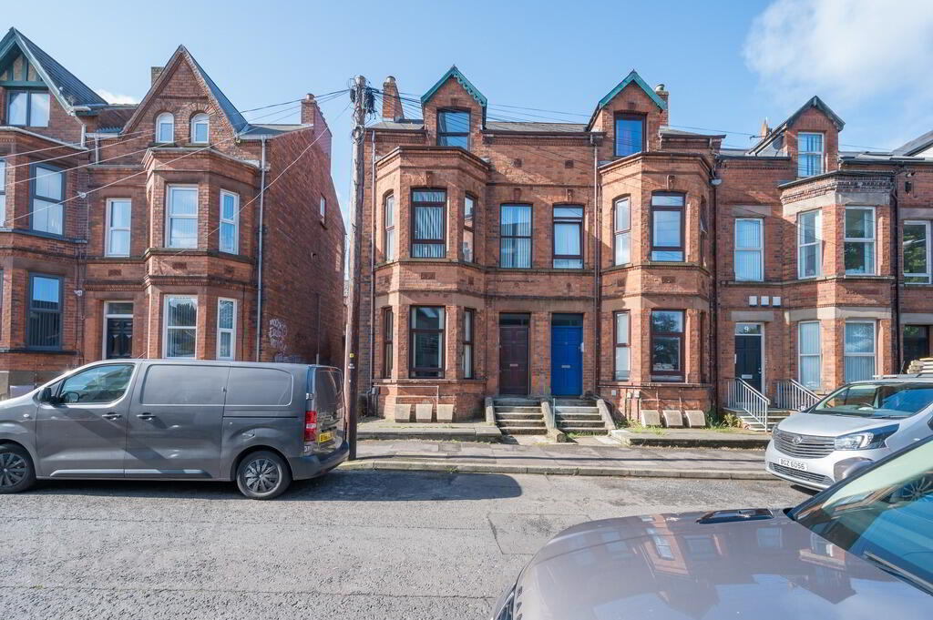 Flat 1, 13 Camden Street 1 of 11
