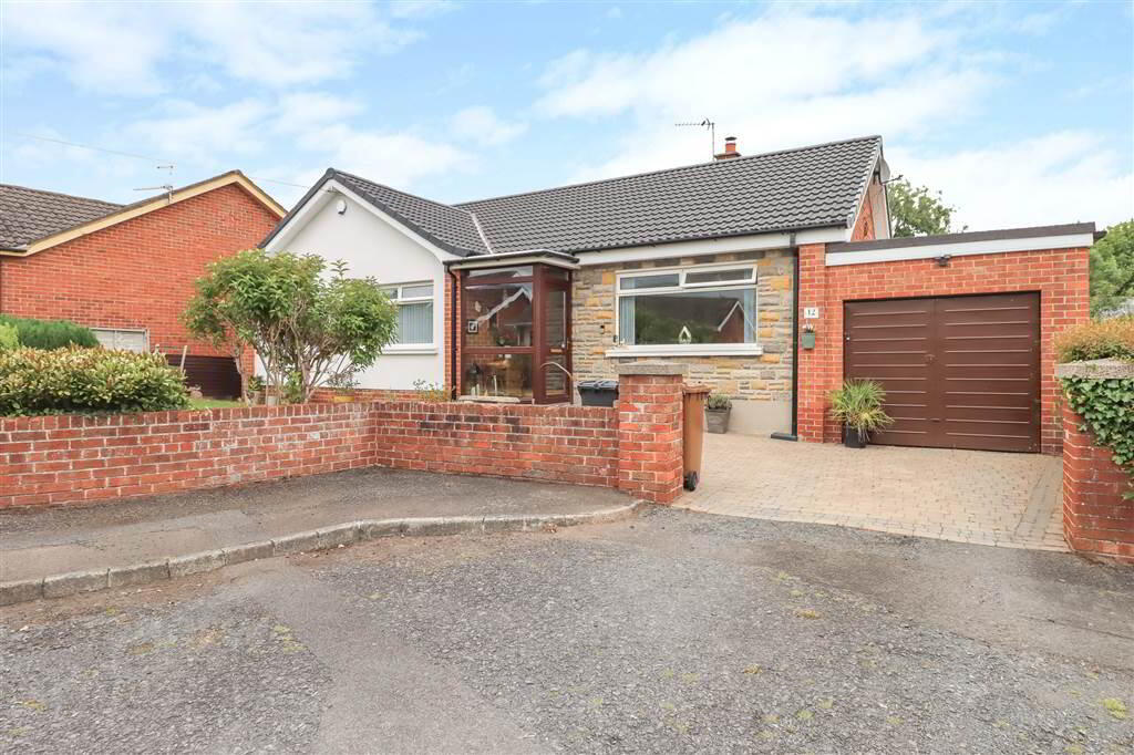12 Willowvale 1 of 25