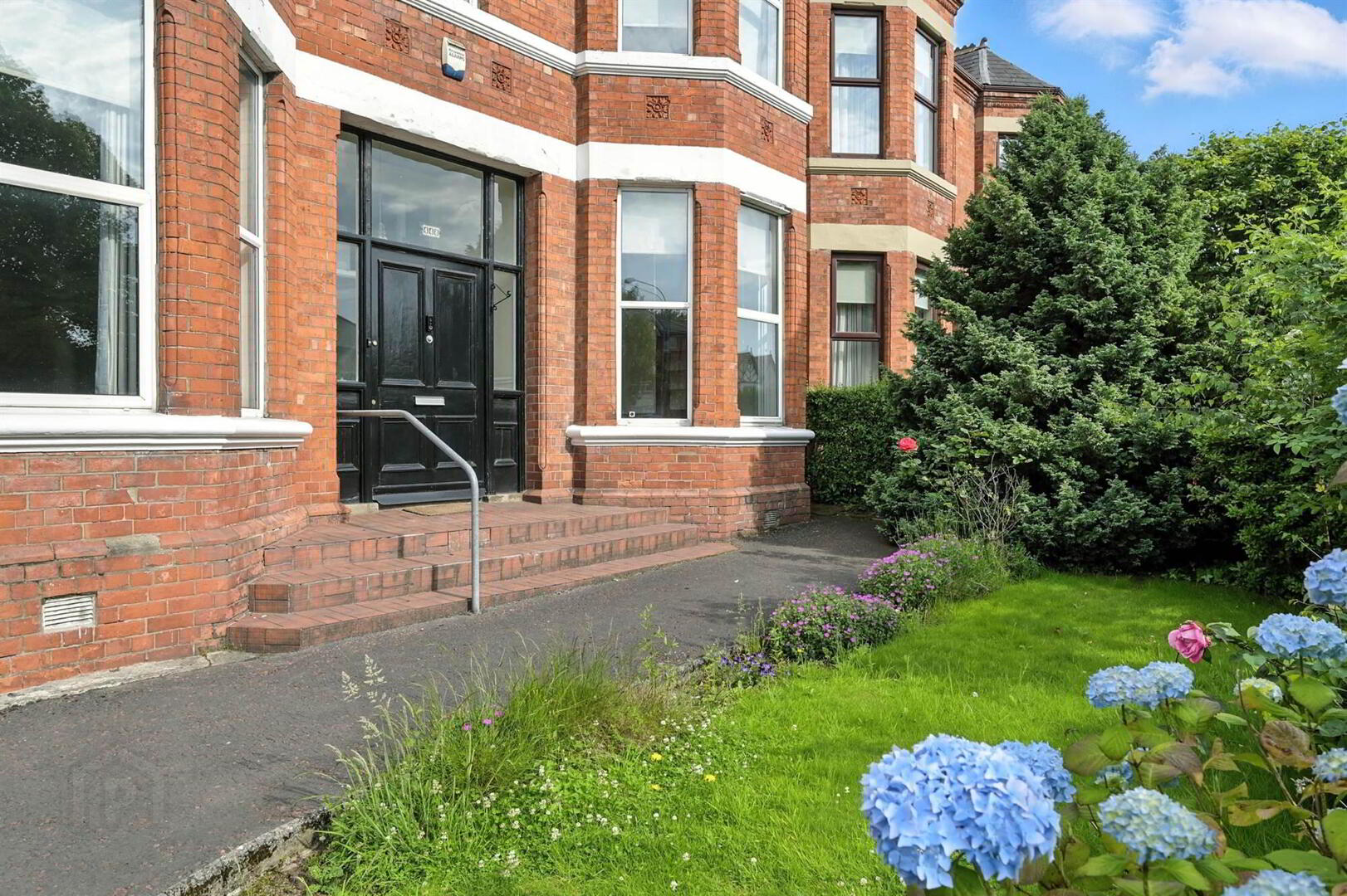 448 Ormeau Road 2 of 25
