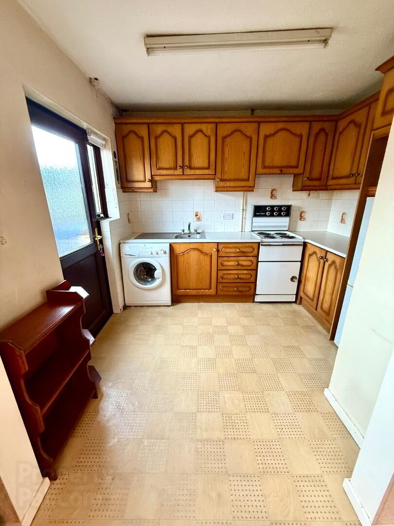 34 Erne Gardens 11 of 25