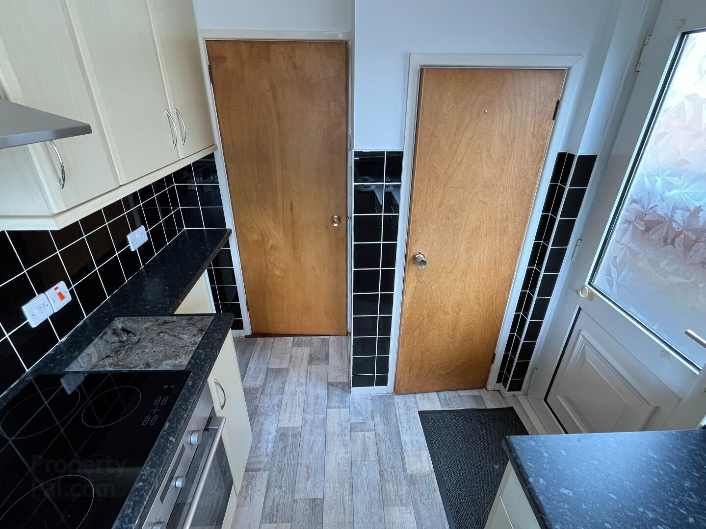 73 Wood Lane 13 of 25