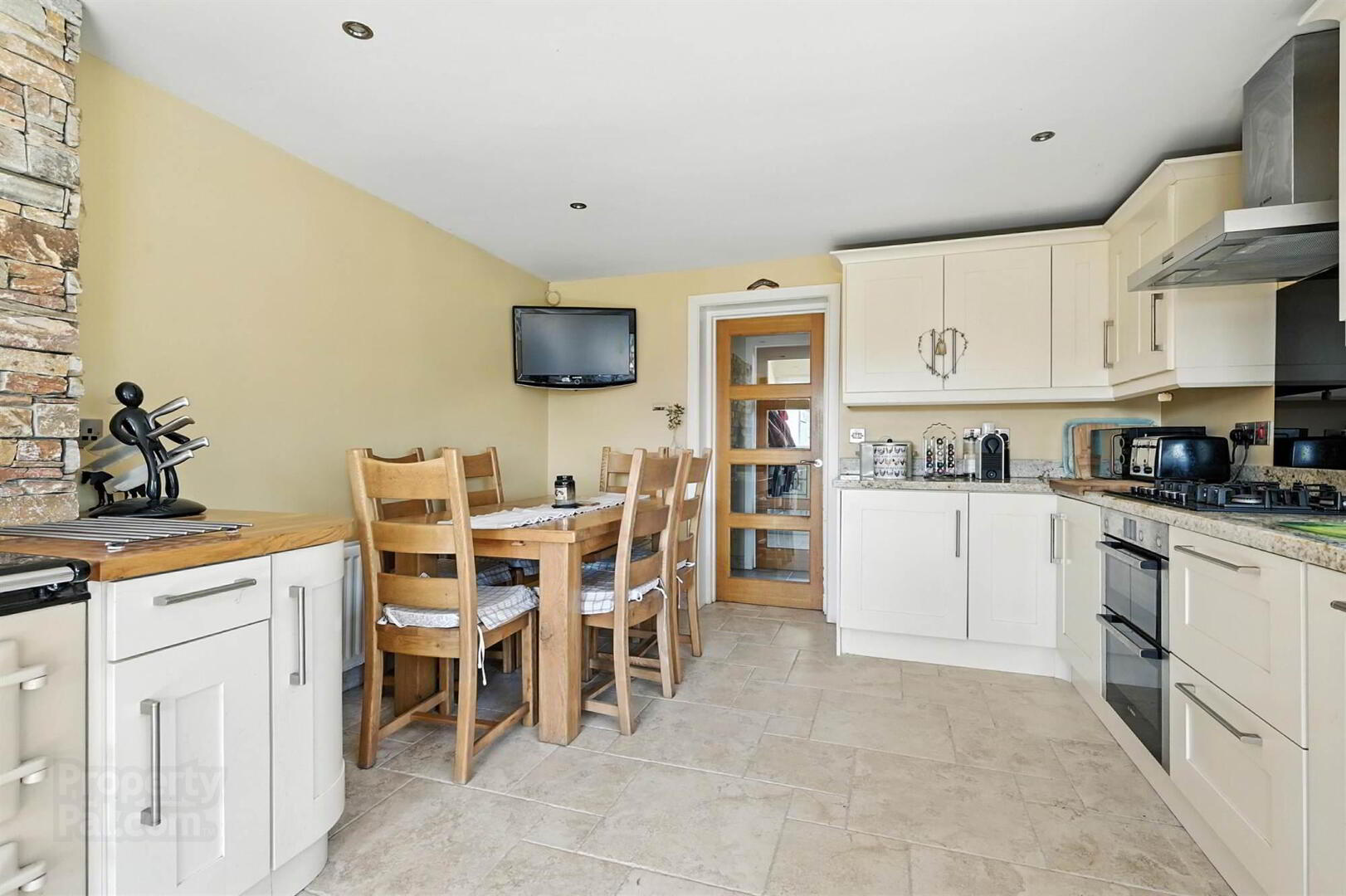 35 Loughries Road 8 of 37
