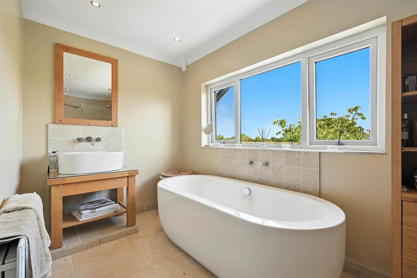 35 Loughries Road 23 of 37