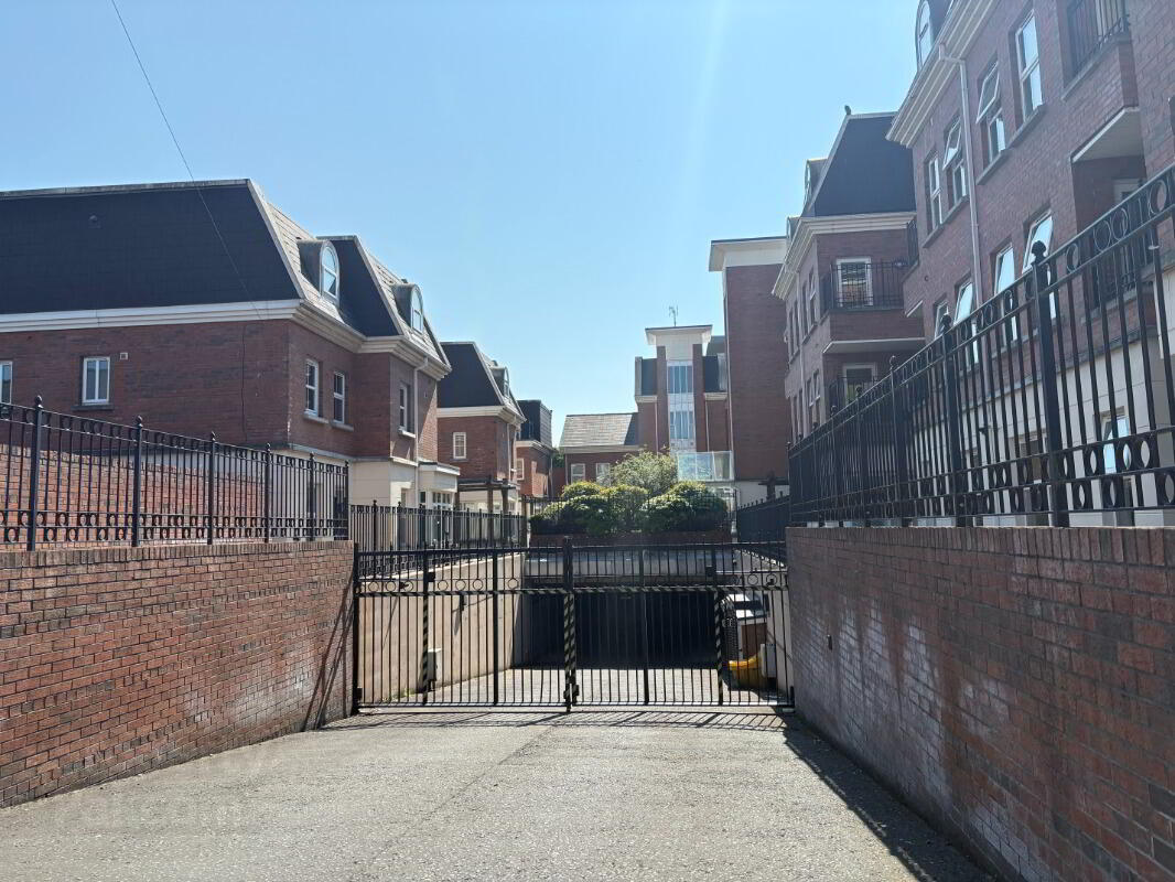 17 Ashley Courtyard 8 of 8