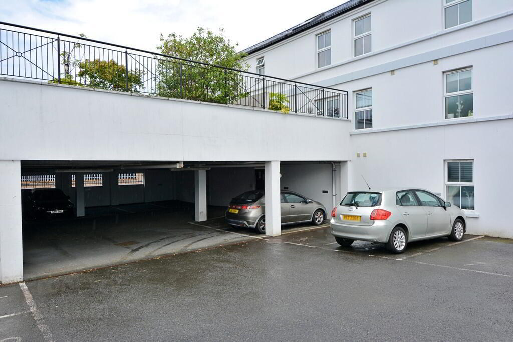 9 Apt. Lesley Plateau, 29 Bingham Street 17 of 18
