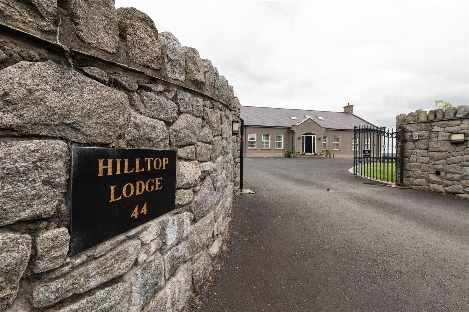 Hilltop Lodge, 44 Barrack Hill 2 of 49